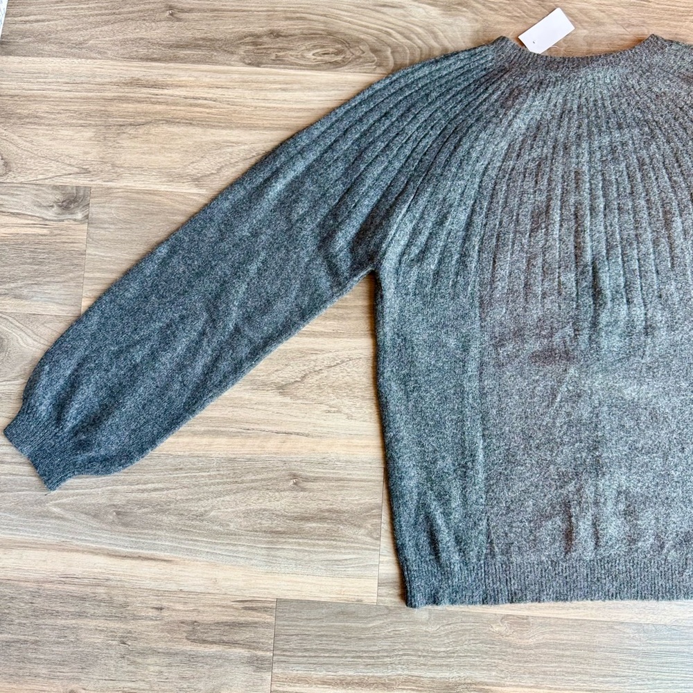 LOFT Ribbed Crewneck Sweater Shoulder Button Detail Gray‎ Medium - Picture 11 of 13